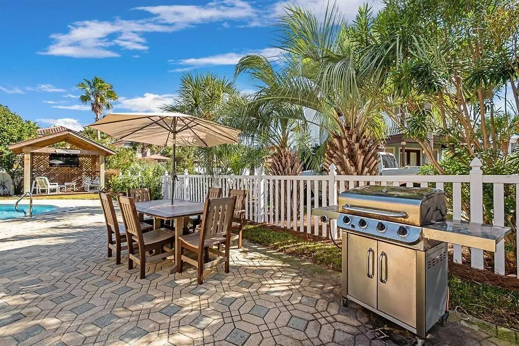 Holiday home 4 Bedroom - 3 Ba Private Pool Putting Green Destin United States